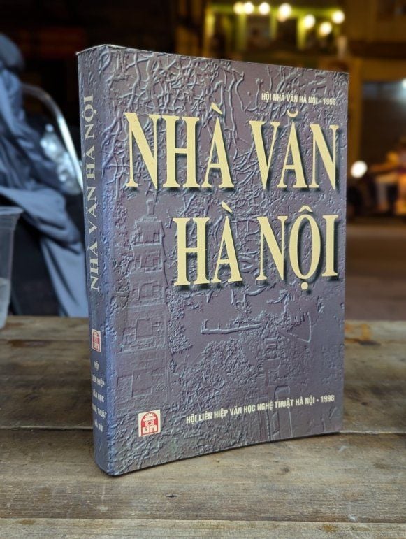 Nhà văn Hà Nội