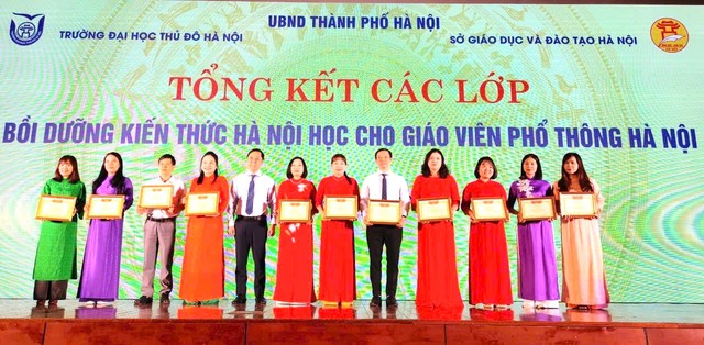 Over 5,000 teachers receive training in Hanoi Studies.