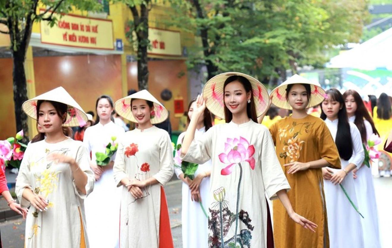 Nét văn hóa trong trang phục của người Hà Nội