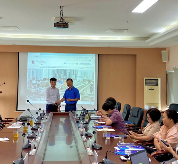Handover of the Ha Noi Hoc website management system (hanoihoc.vn)